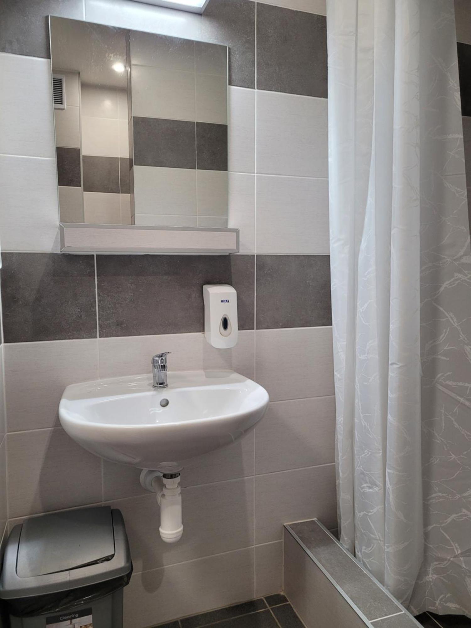 Hotel Studentsky Domov B31 à Prešov Extérieur photo