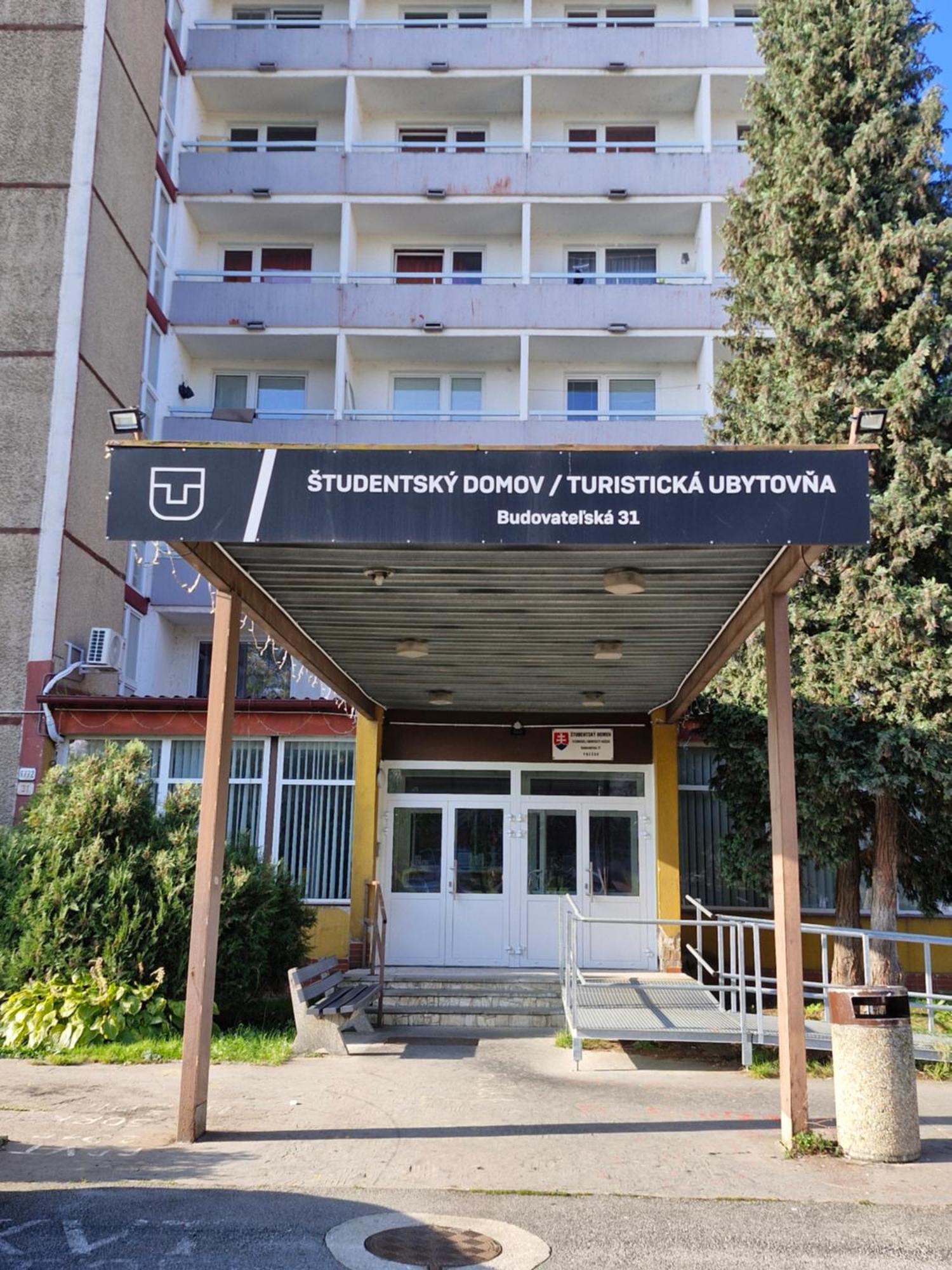 Hotel Studentsky Domov B31 à Prešov Extérieur photo